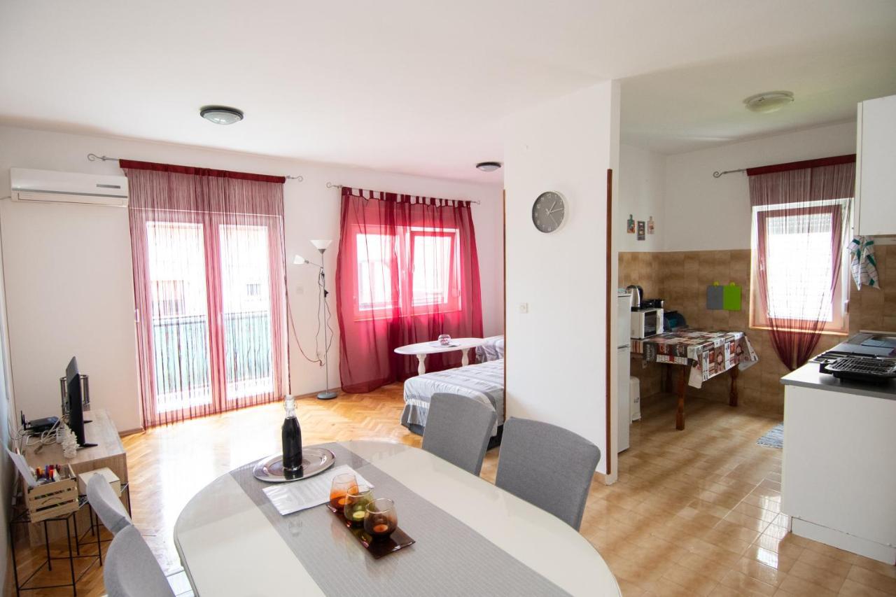 Apartmani Ivana Kaštela Eksteriør bilde